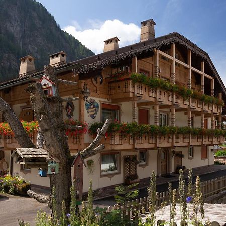 Appartamenti Ladina Campitello di Fassa Exterior photo