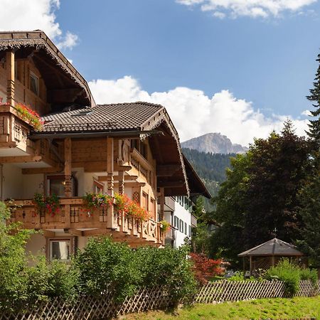 Appartamenti Ladina Campitello di Fassa Exterior photo