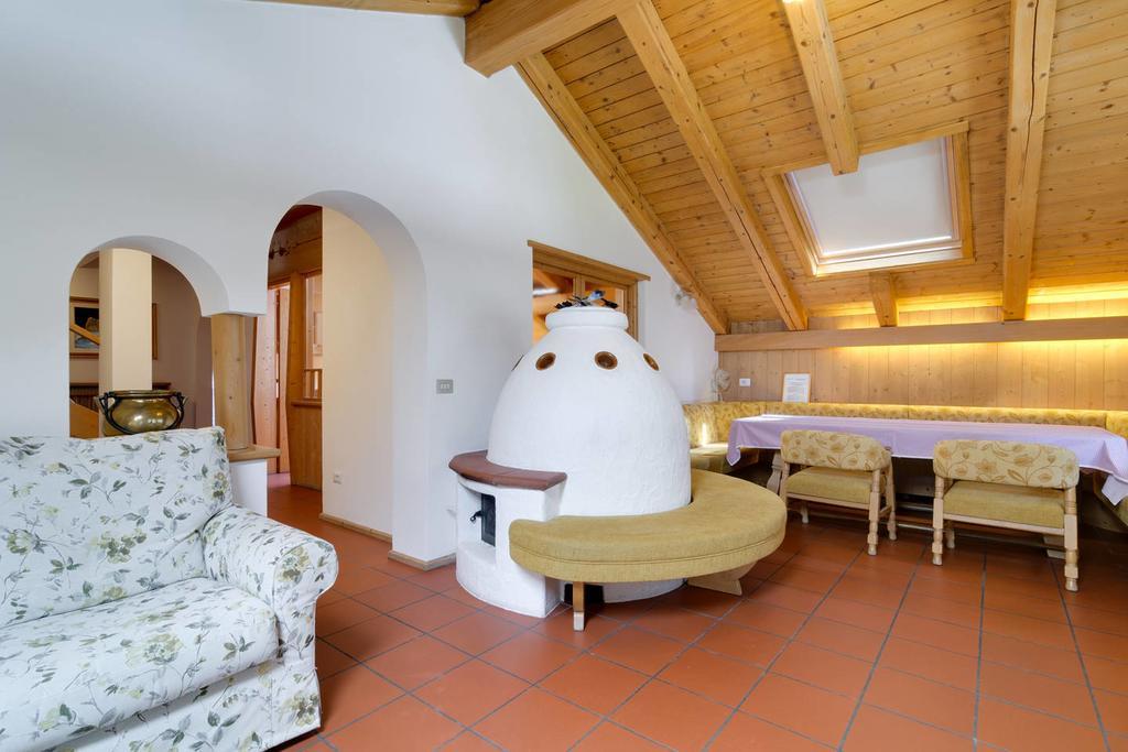 Appartamenti Ladina Campitello di Fassa Exterior photo