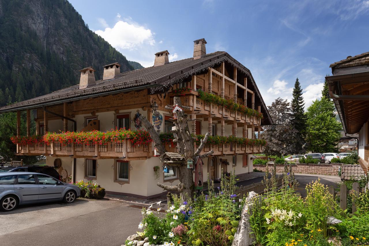 Appartamenti Ladina Campitello di Fassa Exterior photo